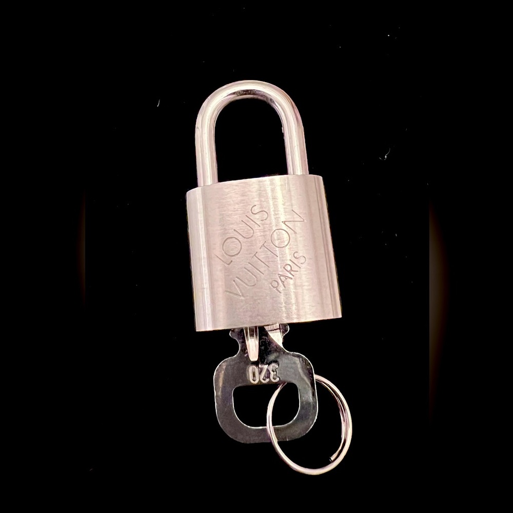 Louis Vuitton Silver padlock and key